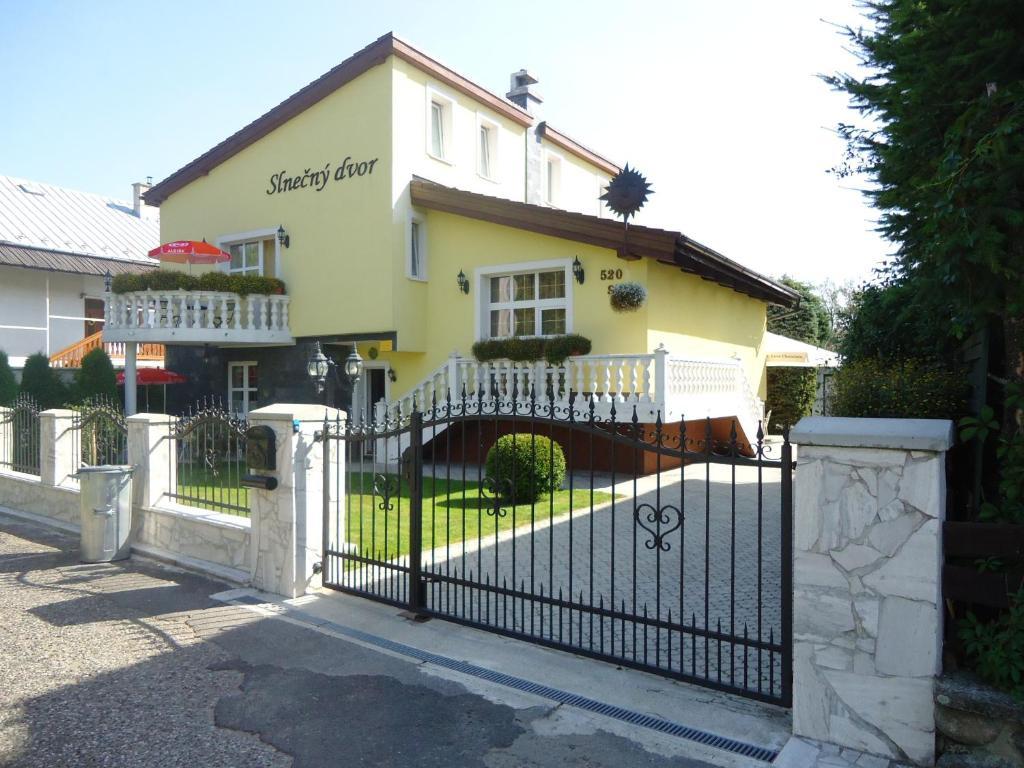 Slnecny Dvor Apartment Veľka Lomnica Bagian luar foto